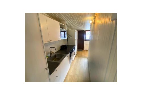 Η κουζίνα ή μικρή κουζίνα στο Nice Entire Semi - Attached House