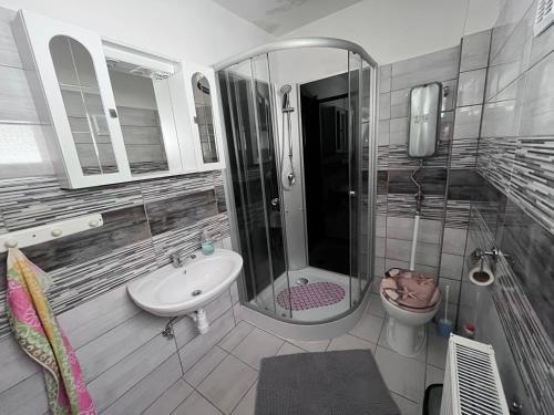 Koupelna v ubytování Nap körút Apartman