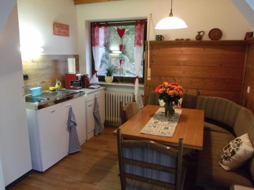 A kitchen or kitchenette at Ferienwohnung Kottulinsky