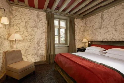 Le Pavillon de la Reine & Spa, Place des Vosges photo 32