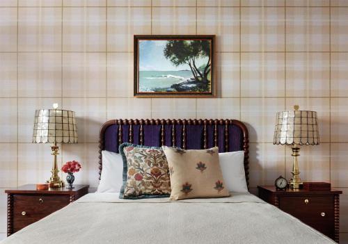 Katil atau katil-katil dalam bilik di Graduate by Hilton Evanston