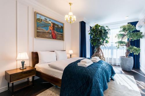 Prestige Central Apartment with Sauna & Parking