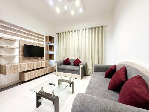 1Bedroom Apartment with Portable bed in Living Area
