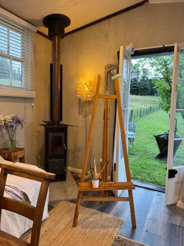 Jardín al aire libre en Painters Studio , Home On the Hill