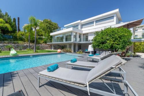 Cannes Gorgeous private modern villa with swimming pool