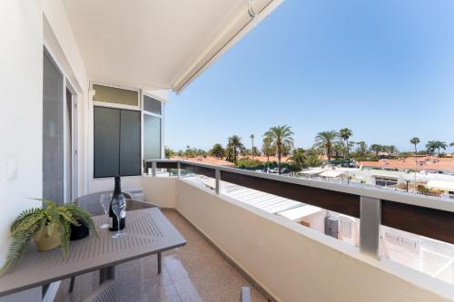 Palm View Apartment Las Camelias