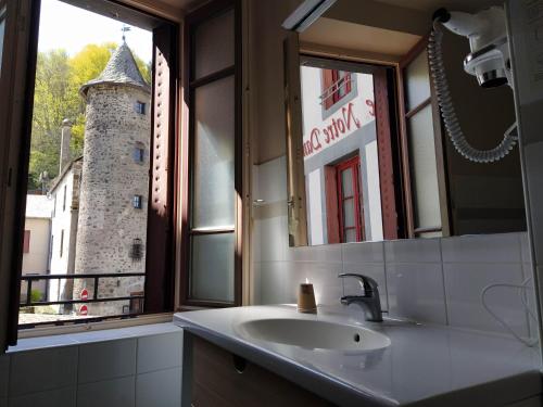 Fotografie z fotogalerie ubytování Hôtel restaurant Notre Dame v destinaci Orcival