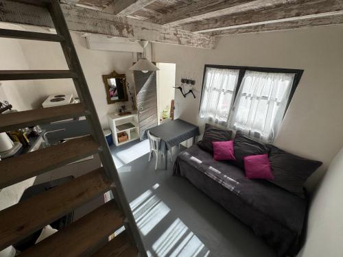 Χώρος καθιστικού στο La maison d’arles