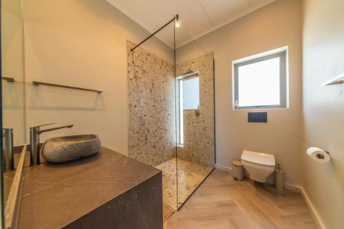 Koupelna v ubytování Cottage 8 Pet Friendly Unit - LEO Sky Farm