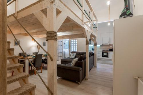 Goldcentral Apartment Danube-Private Terrace-Convenient Location