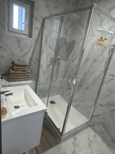 Appartement T3, Wi-Fi ,climatisé 2ème étage et dernier étage