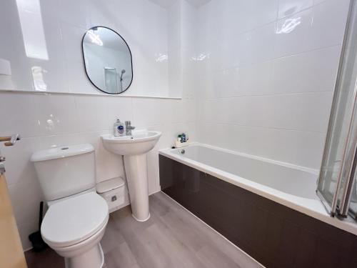 Quiet 2 bedrooms and 2 bathrooms with free parking photo 16