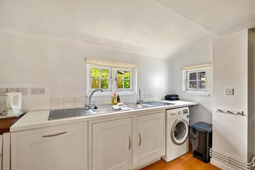Dapur atau dapur kecil di Finest Retreats - The Nook