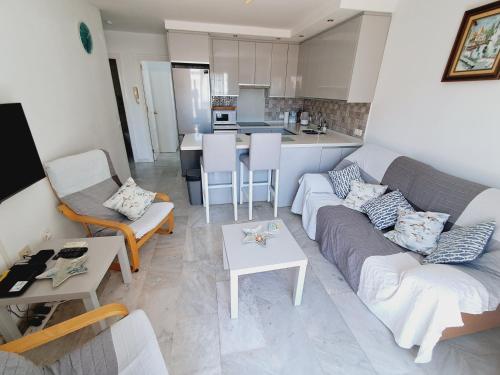 2 Bed with Pool Views Benalmadena
