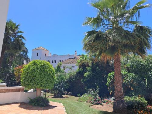 2 Bed with Pool Views Benalmadena
