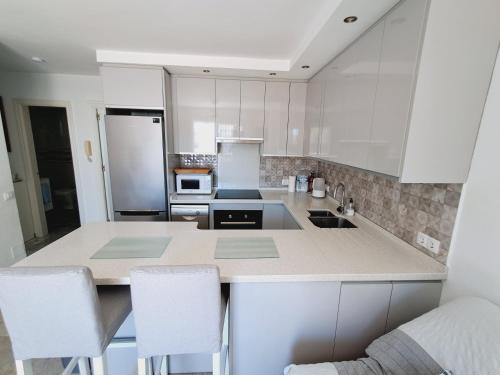 2 Bed with Pool Views Benalmadena