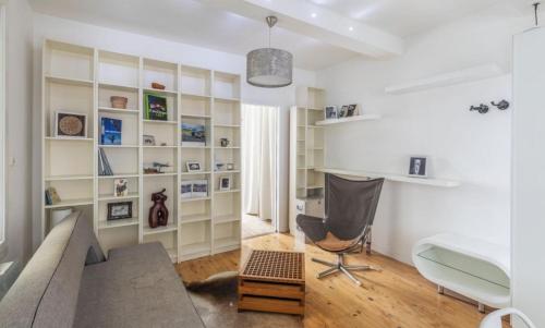 Beautifully renovated 17th Paris apartment