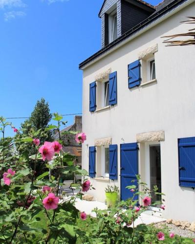 A 900 mètres de la plage de Kerhillio Maison lumineuse pour 6 personnes