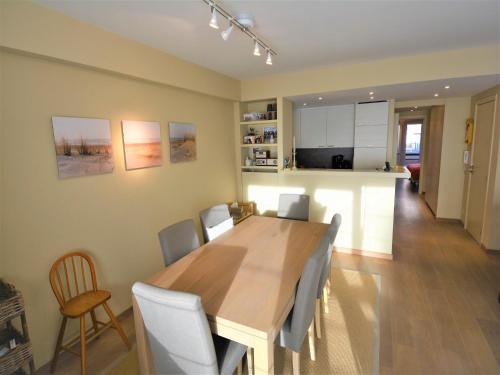 Η κουζίνα ή μικρή κουζίνα στο Apartment in Seaside Bruges with Balcony