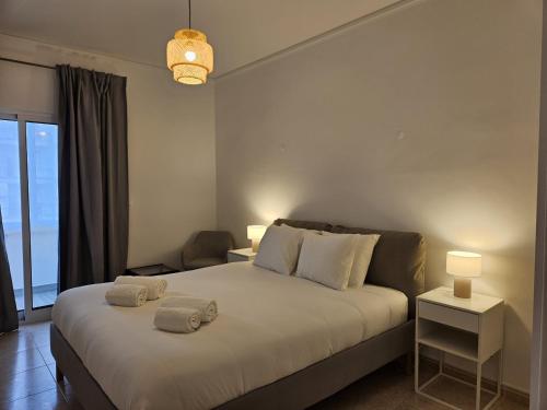 Apartamento moderno na praia com varanda grande