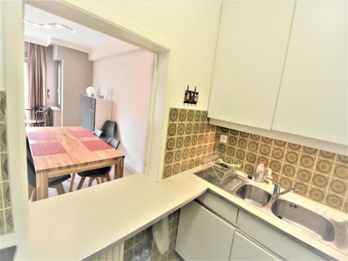 Η κουζίνα ή μικρή κουζίνα στο Apartment in Belgium near the Seawall