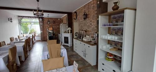 Dapur atau dapur kecil di Willa CRYSTAL