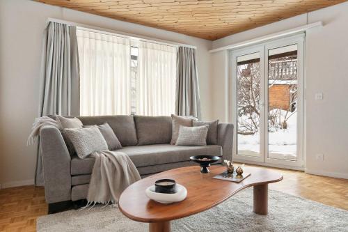 Modern Alpine Stay Terrace Central Davos