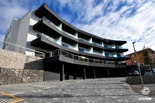 Exclusive Sea View Apartment