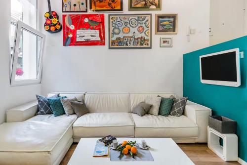 Chill in the Mezzanine Studio at a Retreat near the Palace