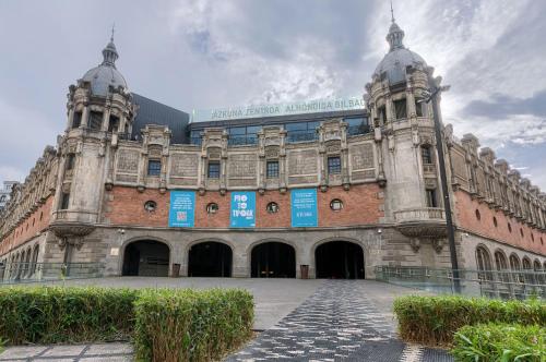 Azkuna Plaza & Vista Alegre by Next Stop Bilbao