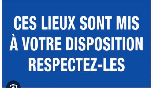 a sign that reads cses leek sentmis a voice opposition registerlezles at Caravane en pleine nature ferme proche de tout in Philippeville