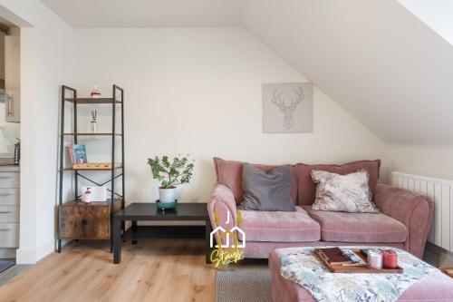 Khu vực ghế ngồi tại Ballater Retreat - SJA Stays - Modern 1 Bed Apartment