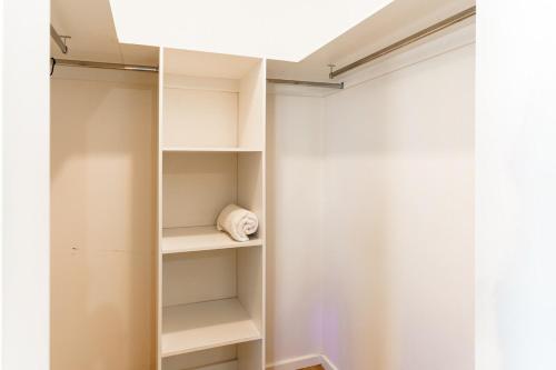 Φωτογραφία από το άλμπουμ του Light-Filled Werribee Escape σε Werribee