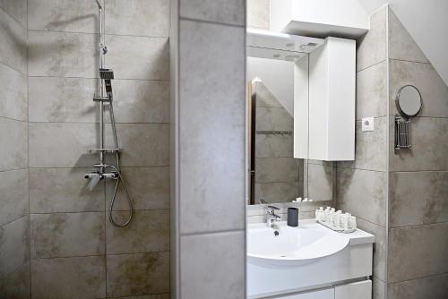 Ένα μπάνιο στο ONE Luxury Grand Suite Eger