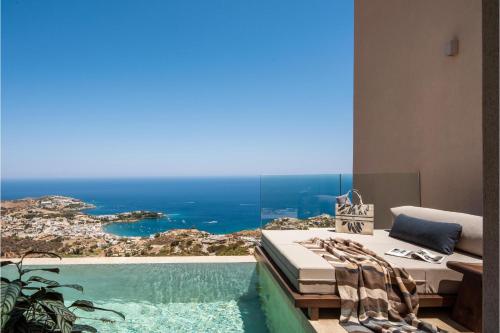 Hồ bơi trong/gần Villa Ouranos - Where the World Unfolds Before You