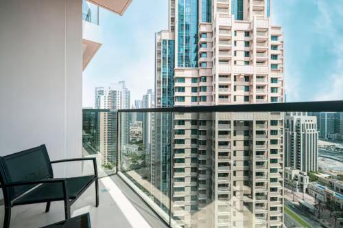 Act One Act Two - Close to Dubai Mall & Burj Khalifa - Downtown Dubai - Luxury Apartments by Canvas Holiday Homes