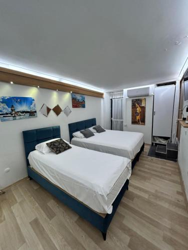 Een bed of bedden in een kamer bij Viva Sirkeci Butik Hotel
