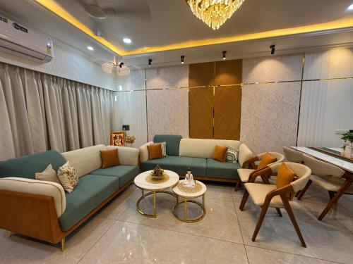 Posezení v ubytování Luxury 1BR in 4BHK Shared Spaces Vadodara
