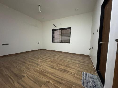 Fotografie z fotogalerie ubytování Luxury 1BR in 4BHK Shared Spaces Vadodara v destinaci Vadódara