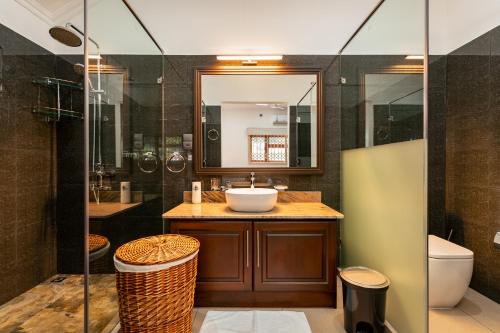 Bilik mandi di D'Offay Seaview Apartments