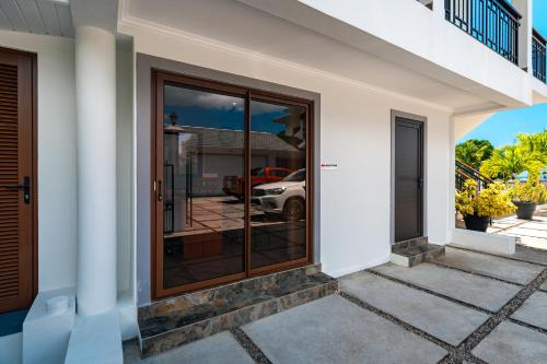Balkoni atau teres di D'Offay Seaview Apartments