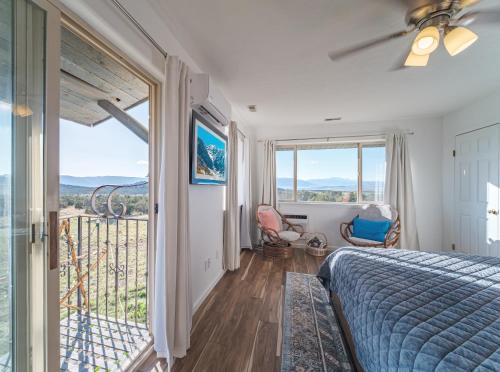 Χώρος καθιστικού στο The Harmony Studio at Wind Walker Homestead