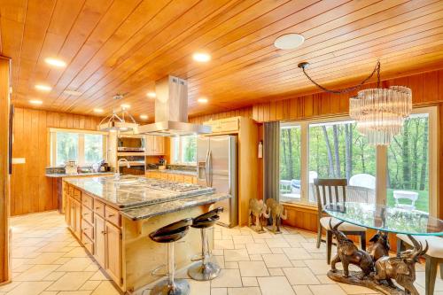 Gallery image of Inviting Waynesville Home Near Main St Shops in Waynesville