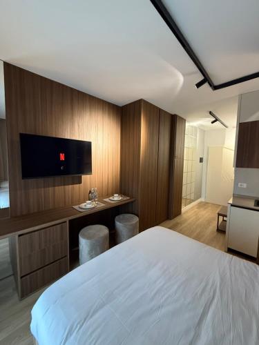 Sky 2 Studio Apartment