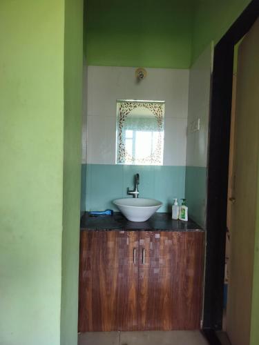 Φωτογραφία από το άλμπουμ του Trendy & Cozy Hideaway σε Alibag