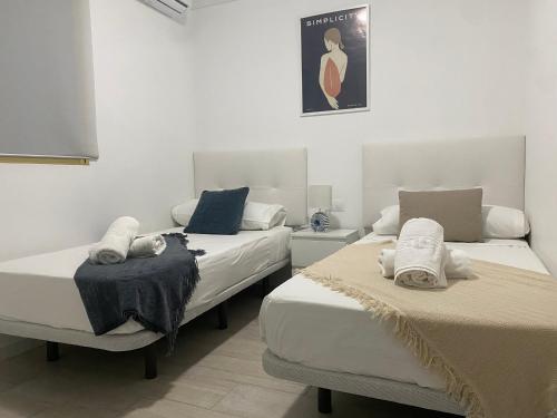 Apartamento ensueño 1a linea playa poniente 6 PAX parking wifi y AC