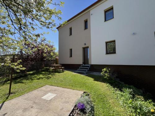 Zahrada ubytování Apartmán U Sadu