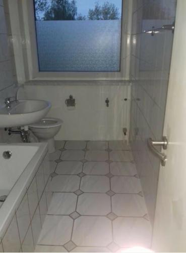 Ένα μπάνιο στο Accomondation Unterkunft Dreizimmerwohnung