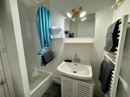 O baie la Appartement Cosy dans le Centre