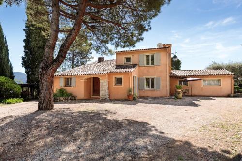 Parenthèse provençale avec 3 suites, piscine, calme